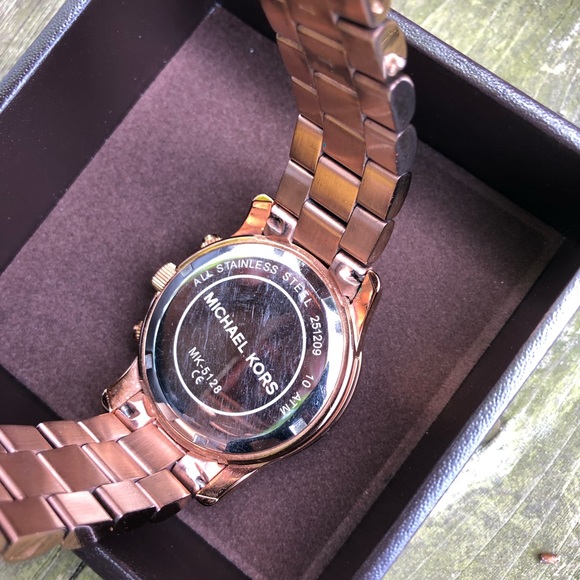 Michael Kors Rose Gold Watch - Picture 5 of 8